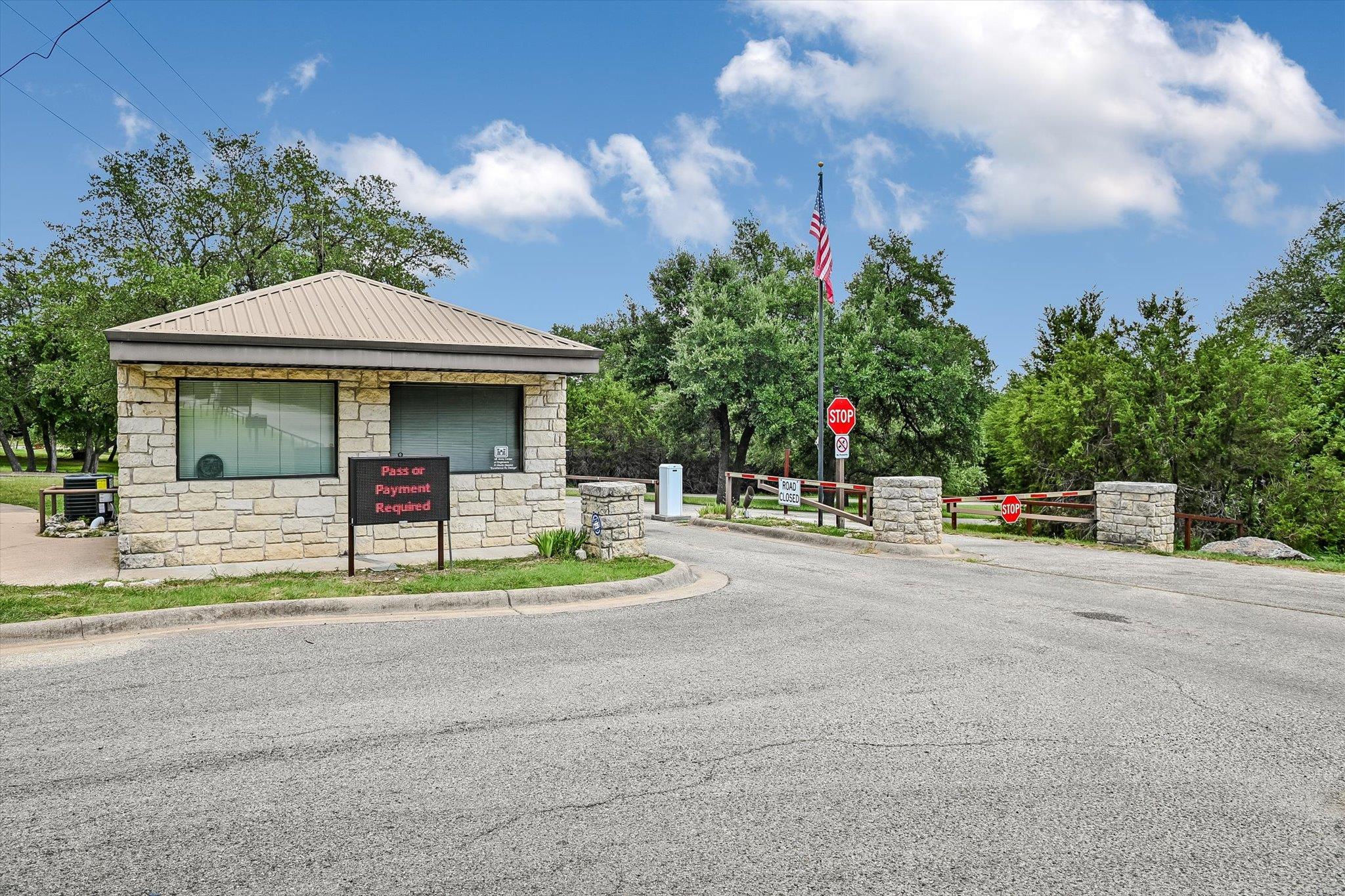 524 Highland Spring Ln, Georgetown, TX 78633