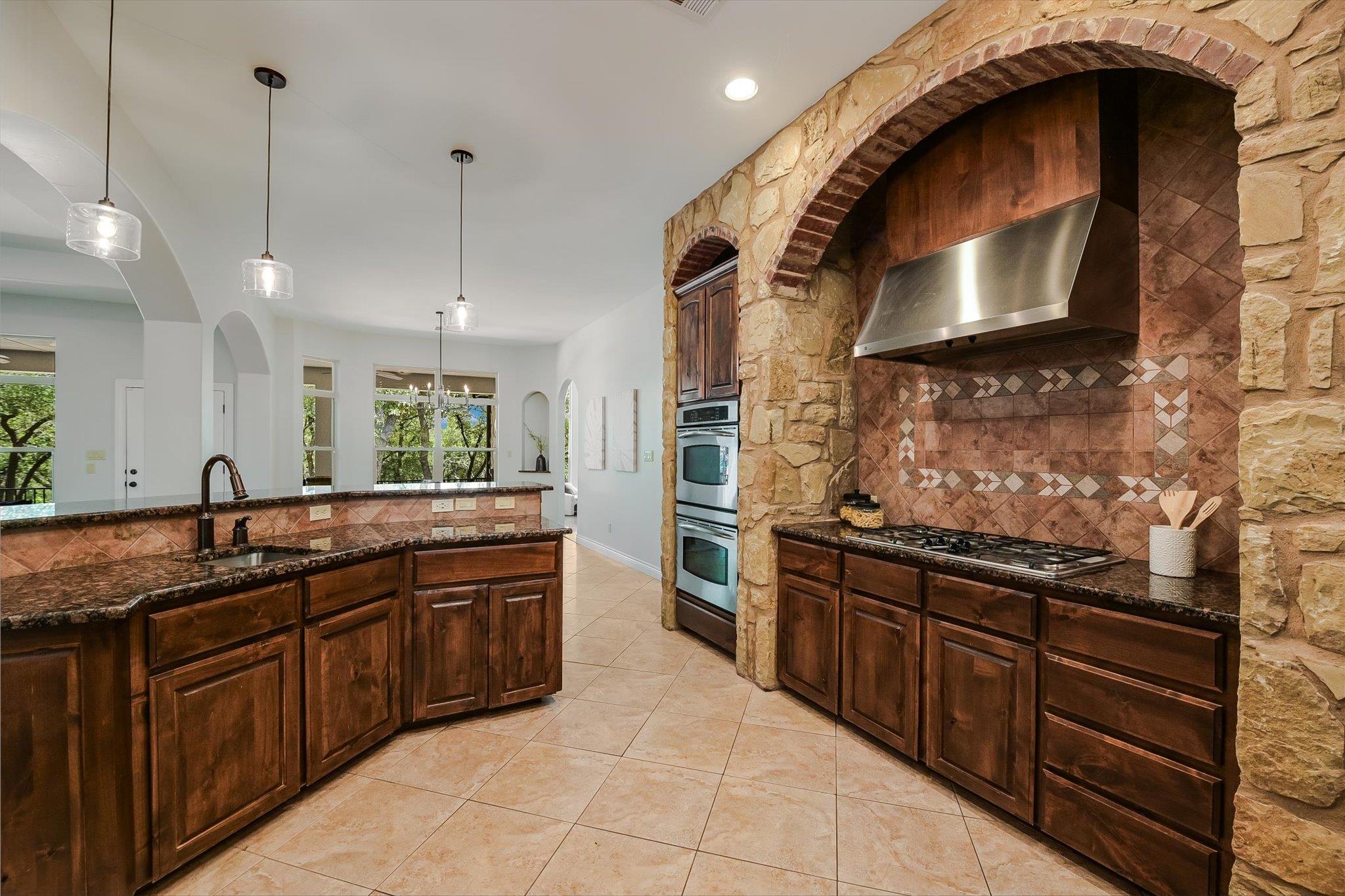 524 Highland Spring Ln, Georgetown, TX 78633