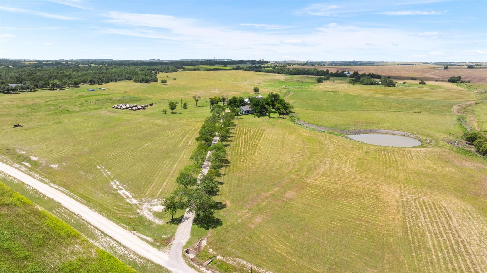 100 Rundberg Dr, Jarrell, TX 76537