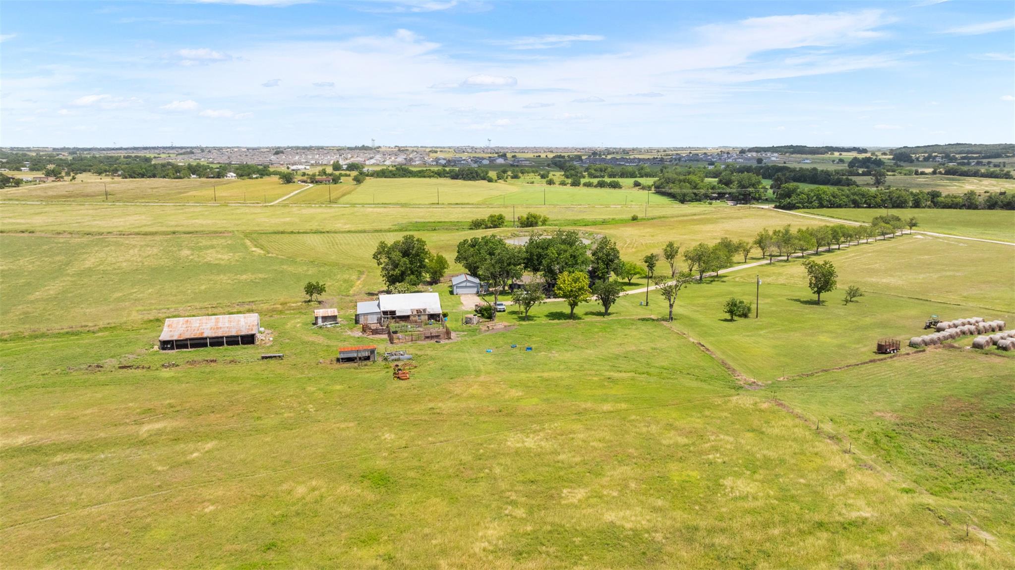 100 Rundberg Dr, Jarrell, TX 76537