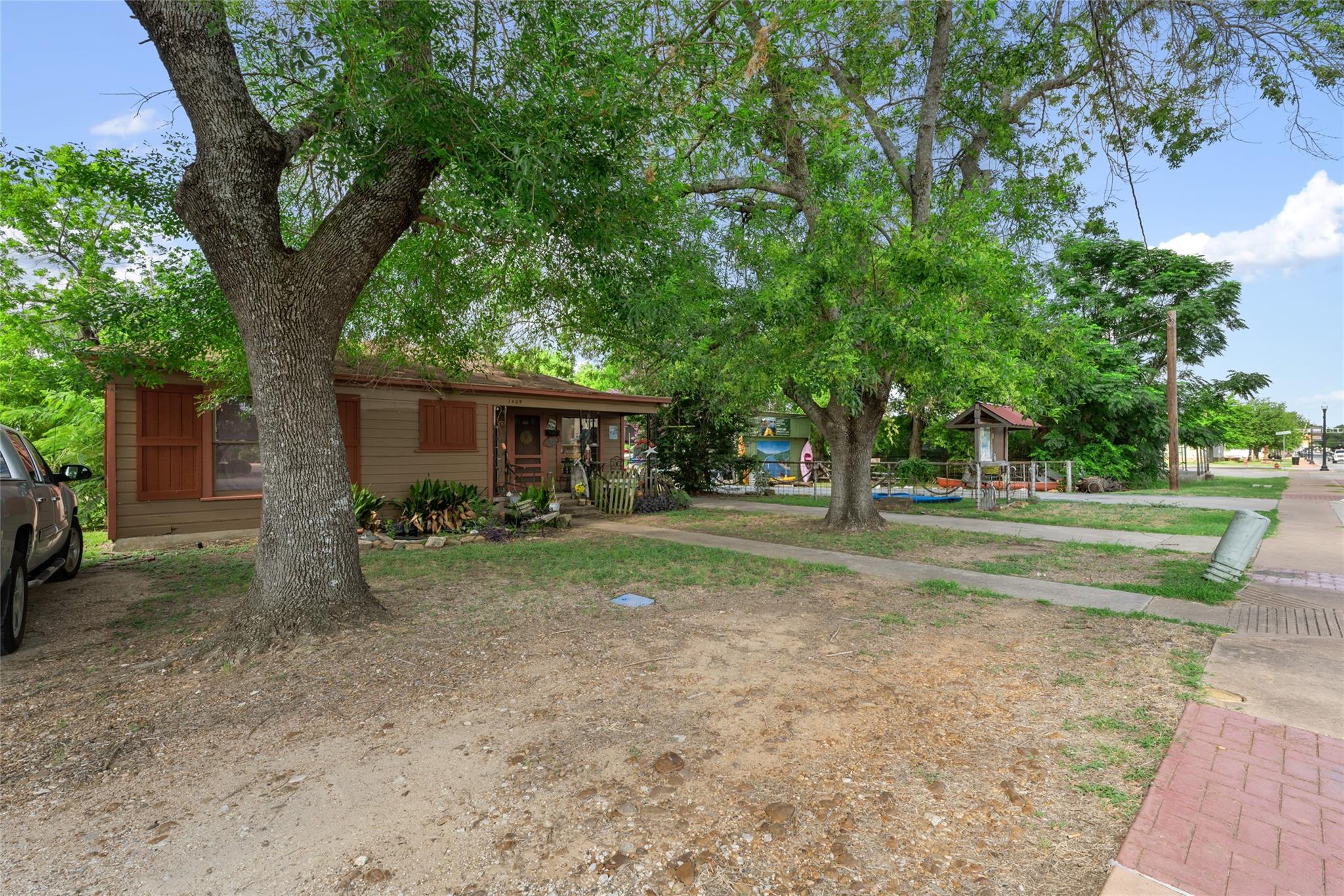1409 Chestnut St, Bastrop, TX 78602