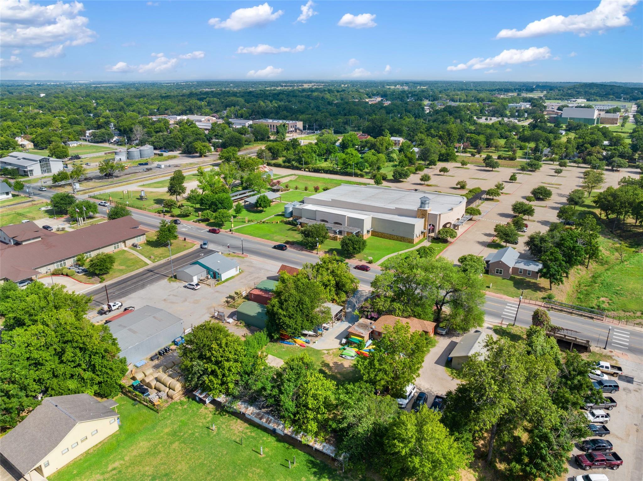 1409 Chestnut St, Bastrop, TX 78602