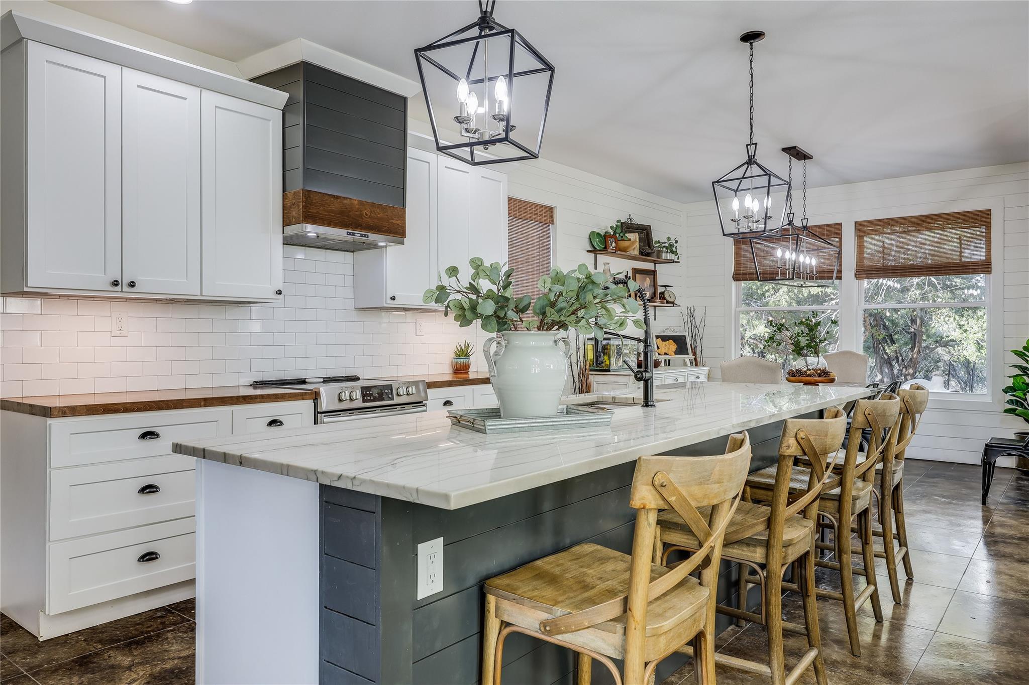 20008 Victoria Chase Rd, Lago Vista, TX 78645