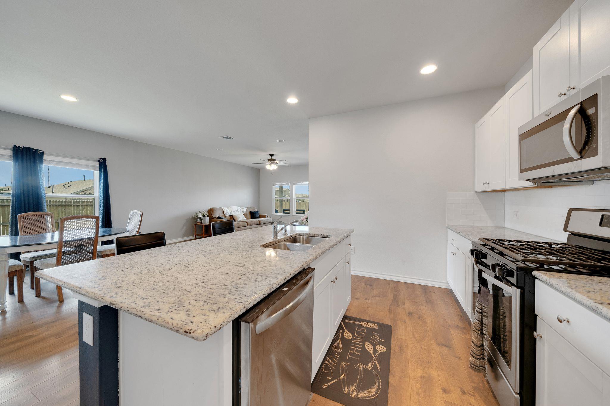 390 Lost Maples Dr, New Braunfels, TX 78130