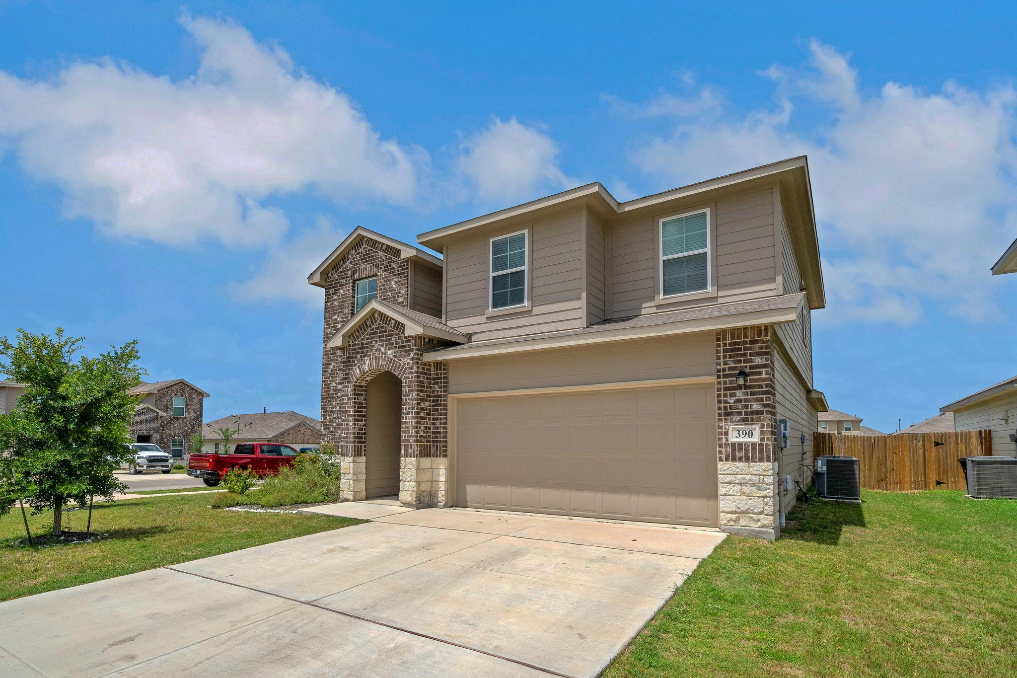 390 Lost Maples Dr, New Braunfels, TX 78130