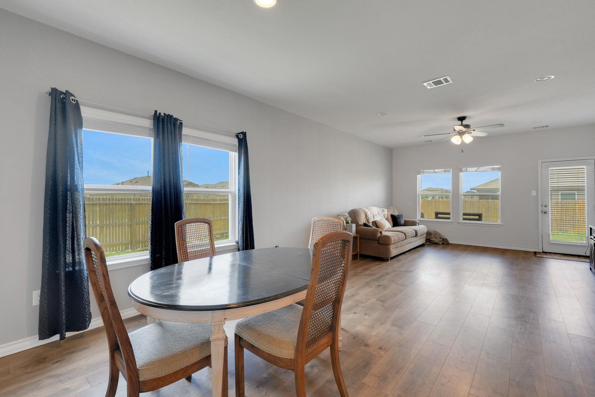 390 Lost Maples Dr, New Braunfels, TX 78130