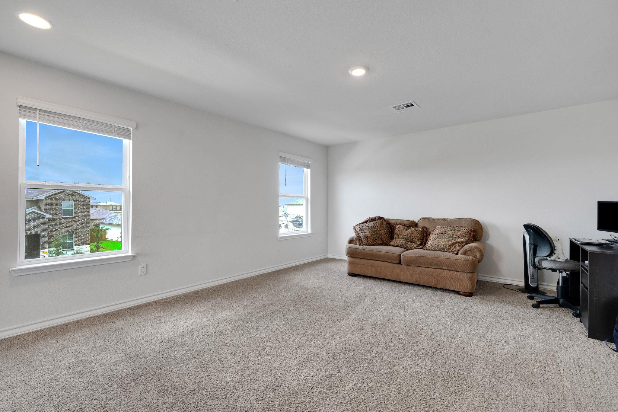 390 Lost Maples Dr, New Braunfels, TX 78130