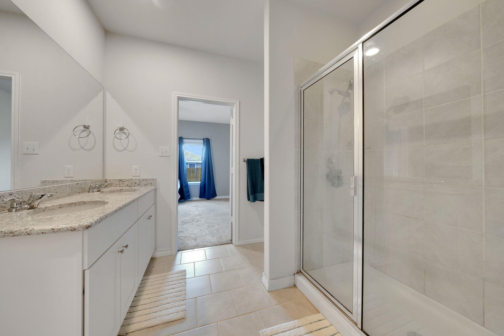 390 Lost Maples Dr, New Braunfels, TX 78130