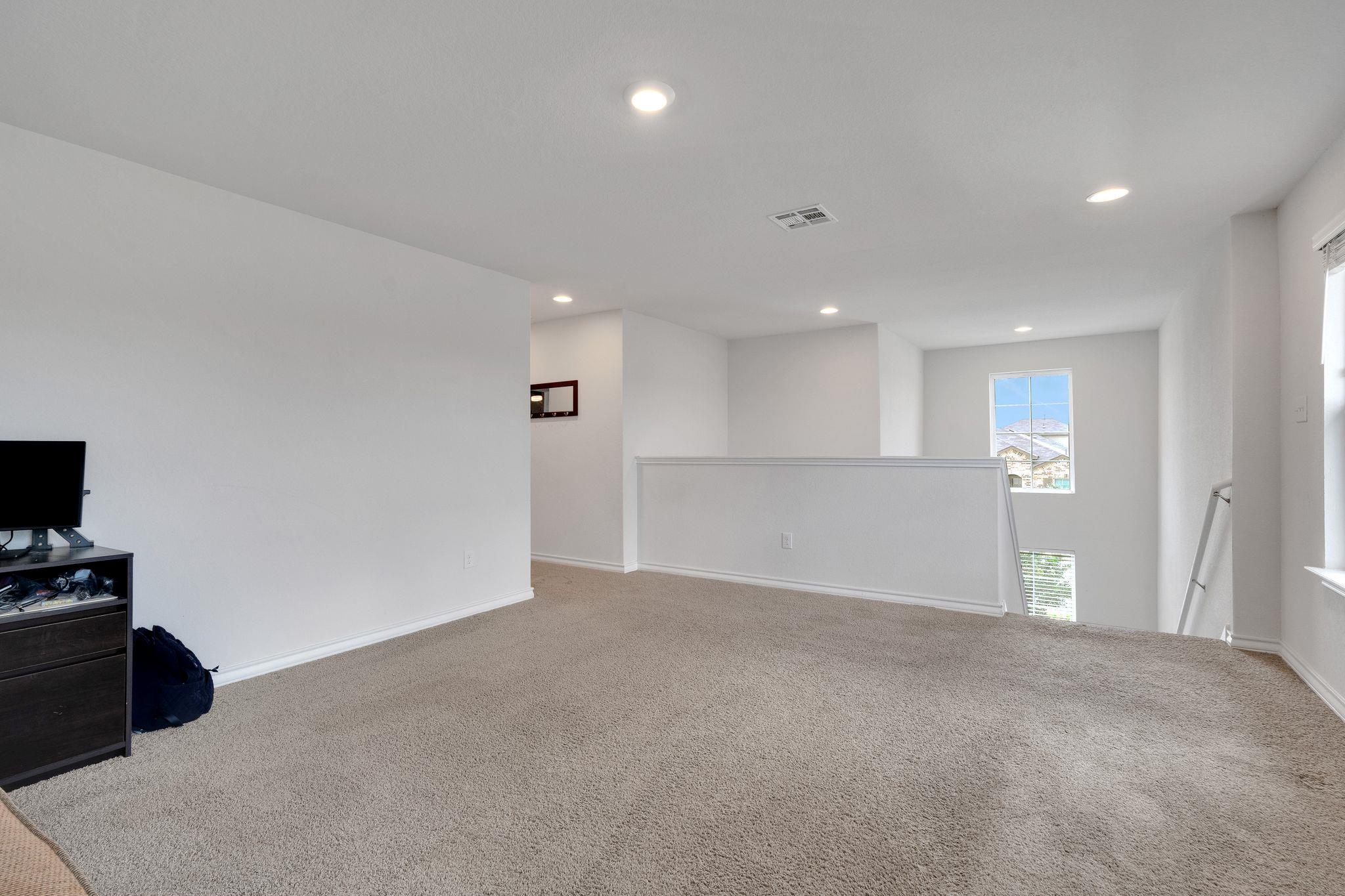 390 Lost Maples Dr, New Braunfels, TX 78130