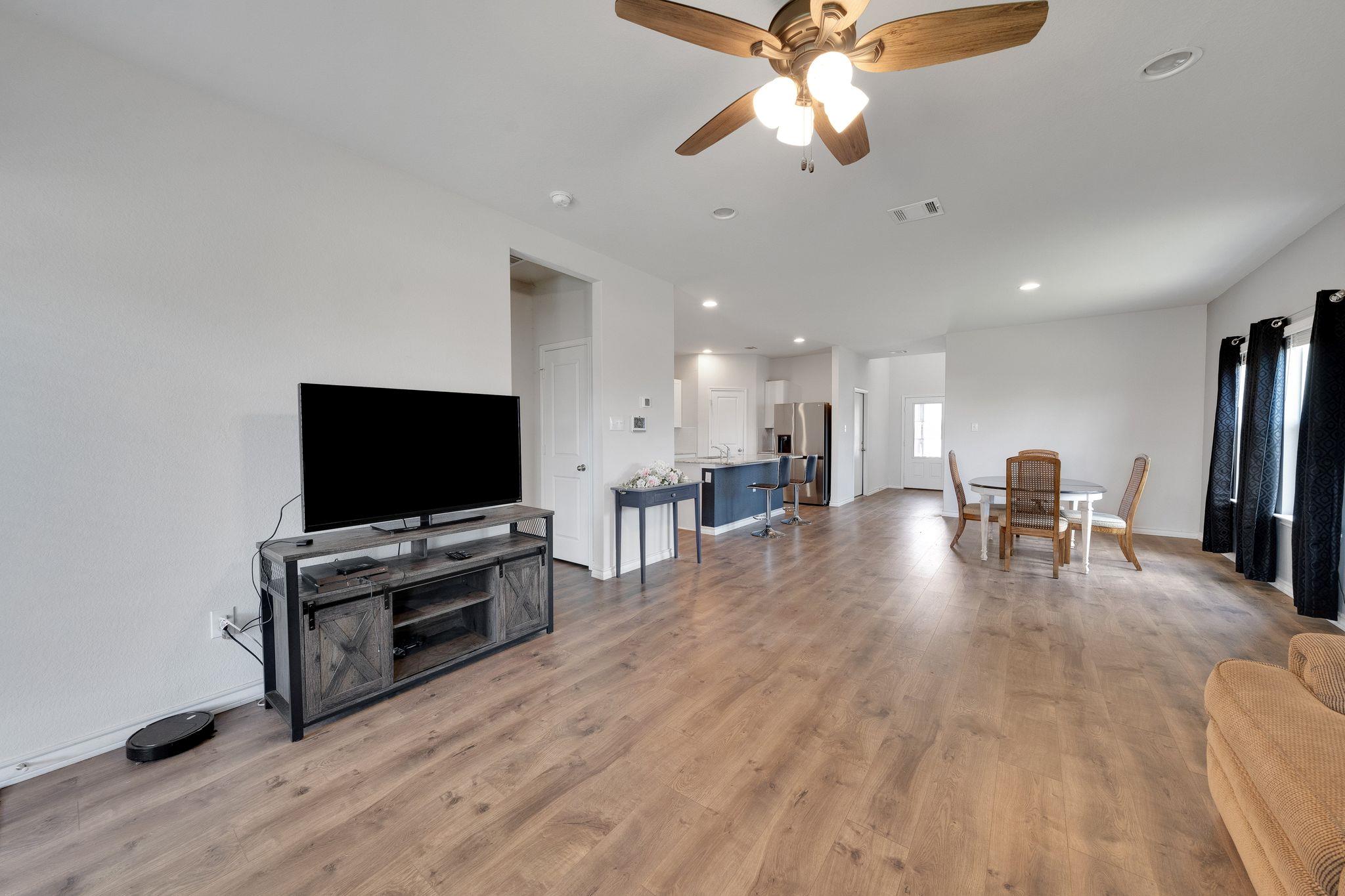 390 Lost Maples Dr, New Braunfels, TX 78130