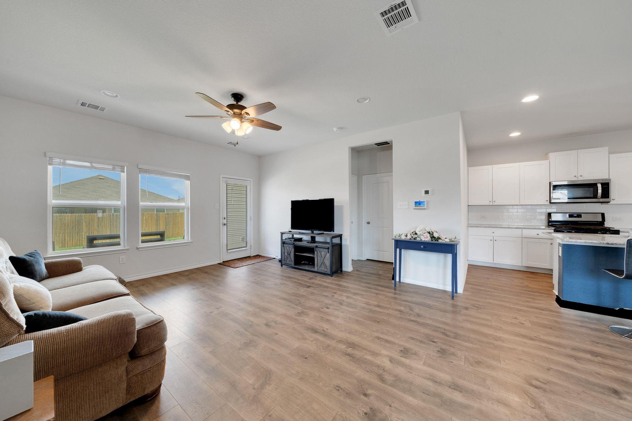 390 Lost Maples Dr, New Braunfels, TX 78130