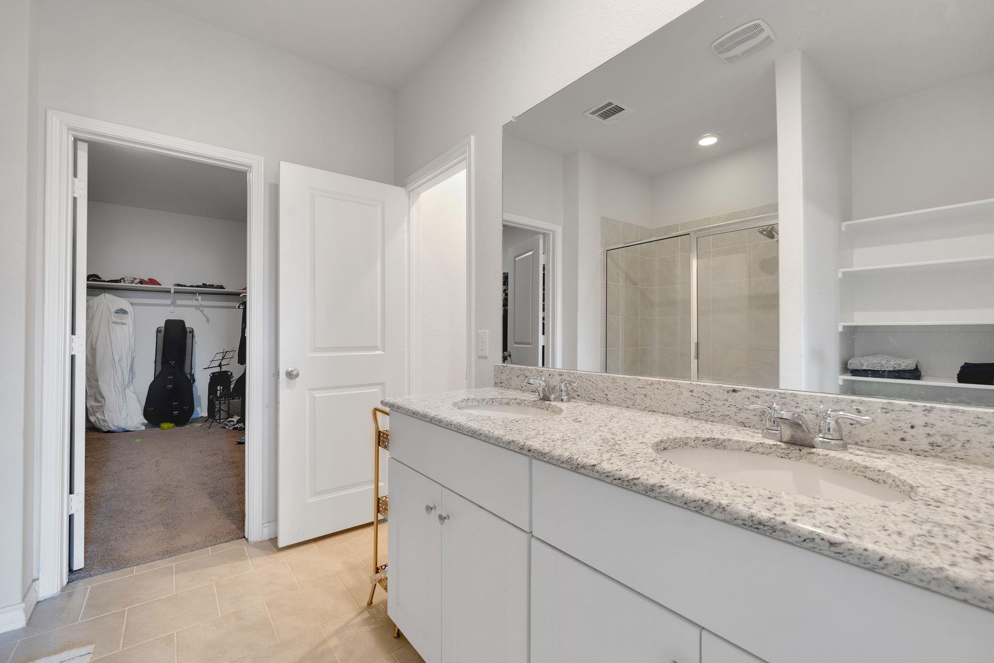 390 Lost Maples Dr, New Braunfels, TX 78130