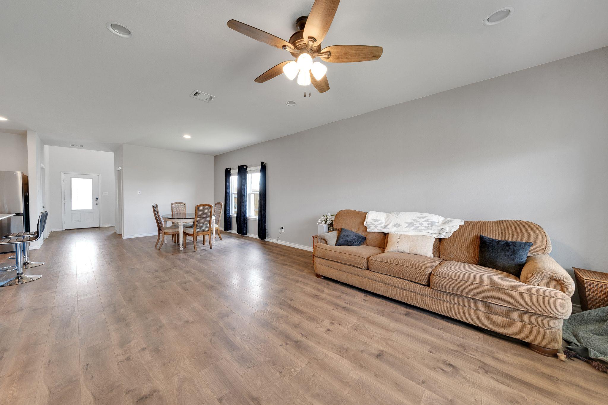 390 Lost Maples Dr, New Braunfels, TX 78130