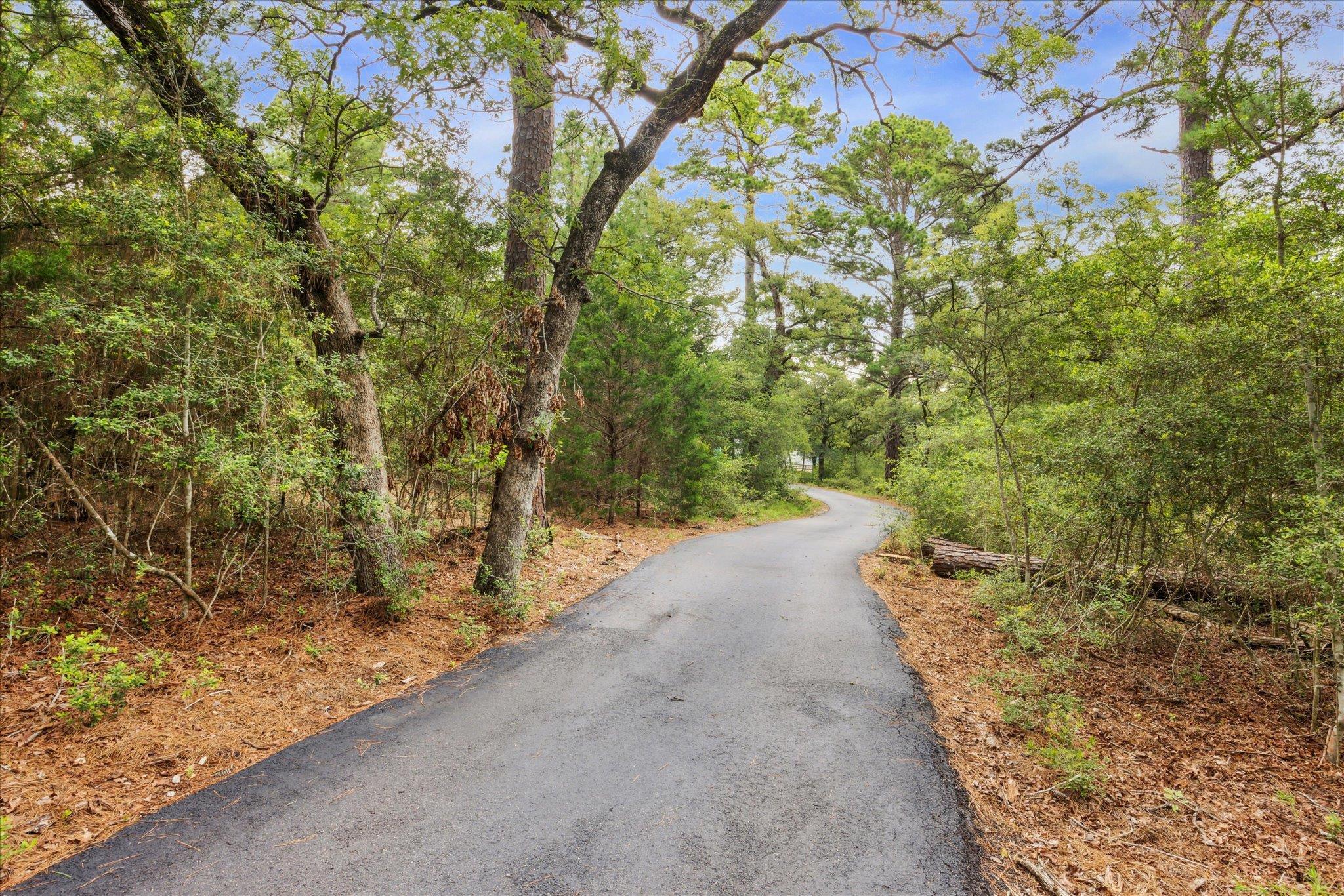 222 Pony Express Dr, Smithville, TX 78957