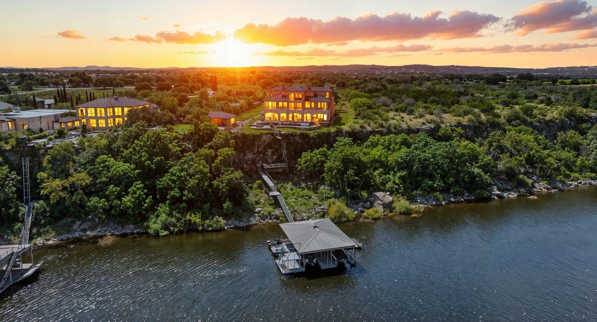 1216 Travis Bluff Way, Spicewood, TX 78669