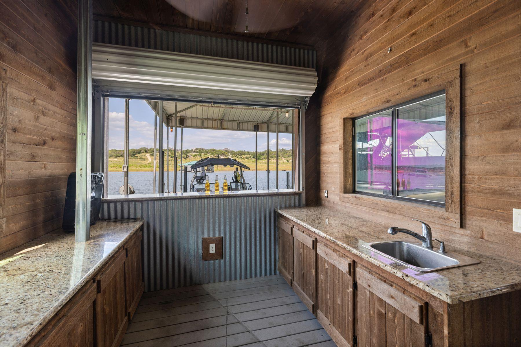 1216 Travis Bluff Way, Spicewood, TX 78669
