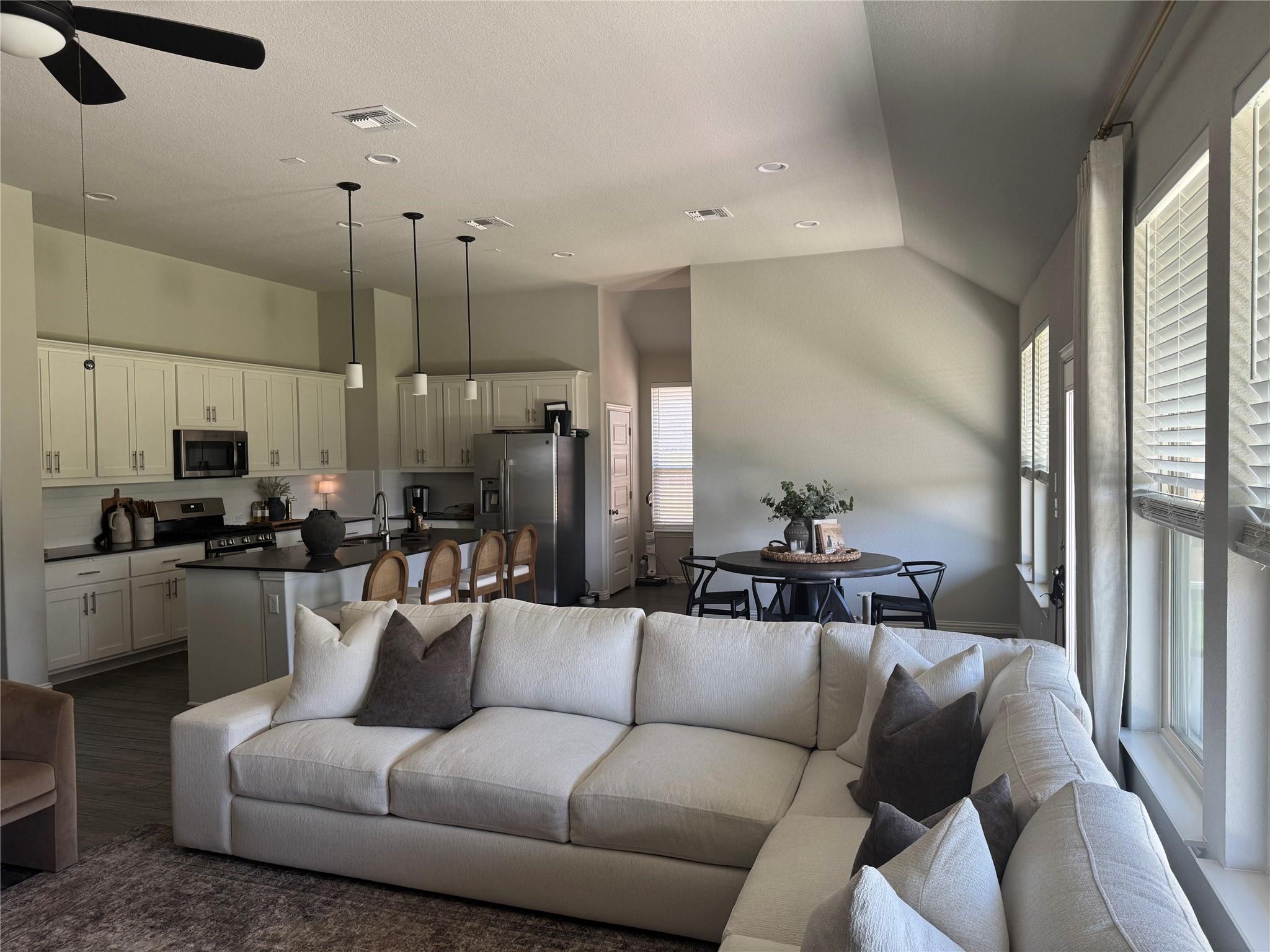 12804 Mission River Dr, Manchaca, TX 78652