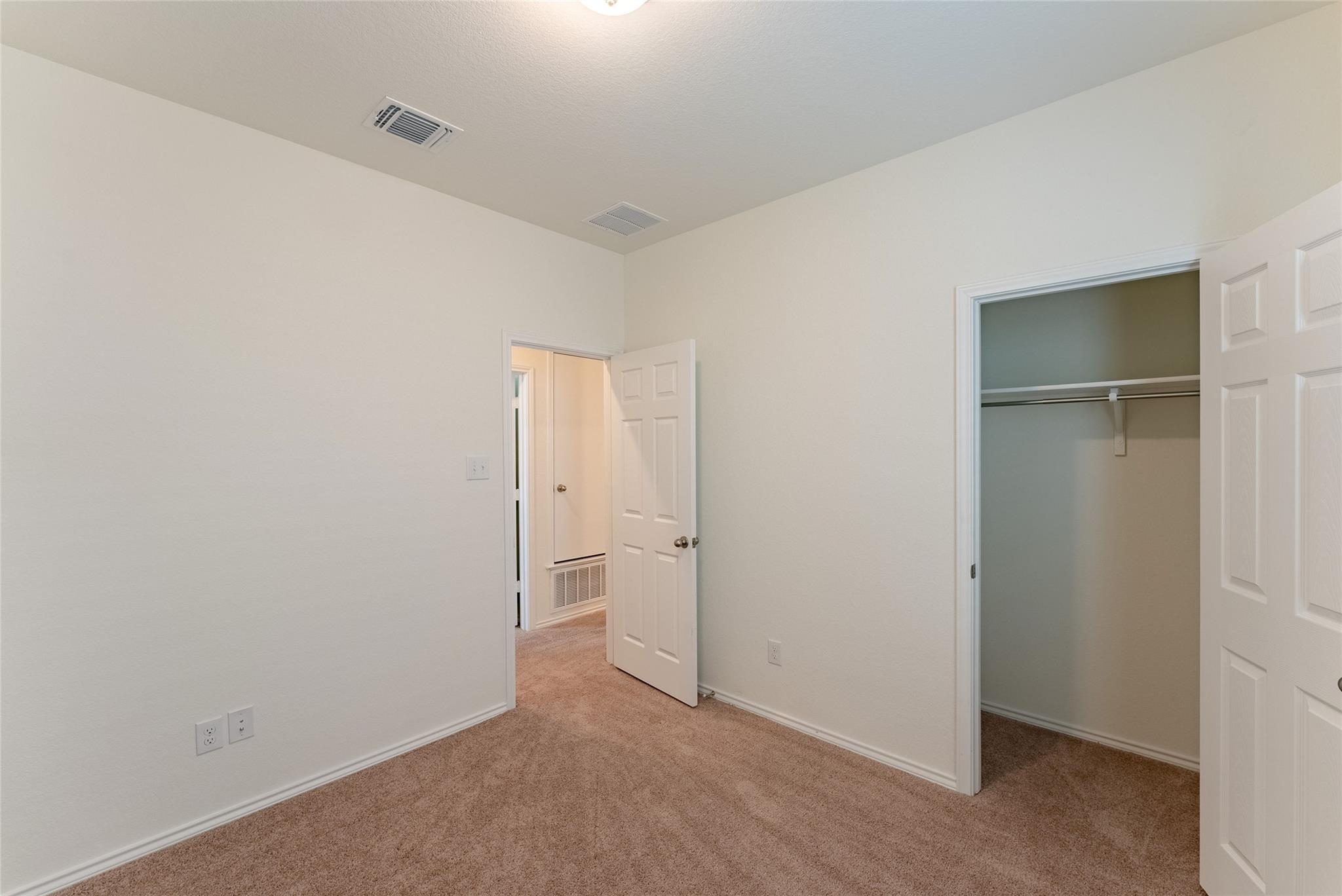 424 Lt Rusty Dr, Jarrell, TX 76537