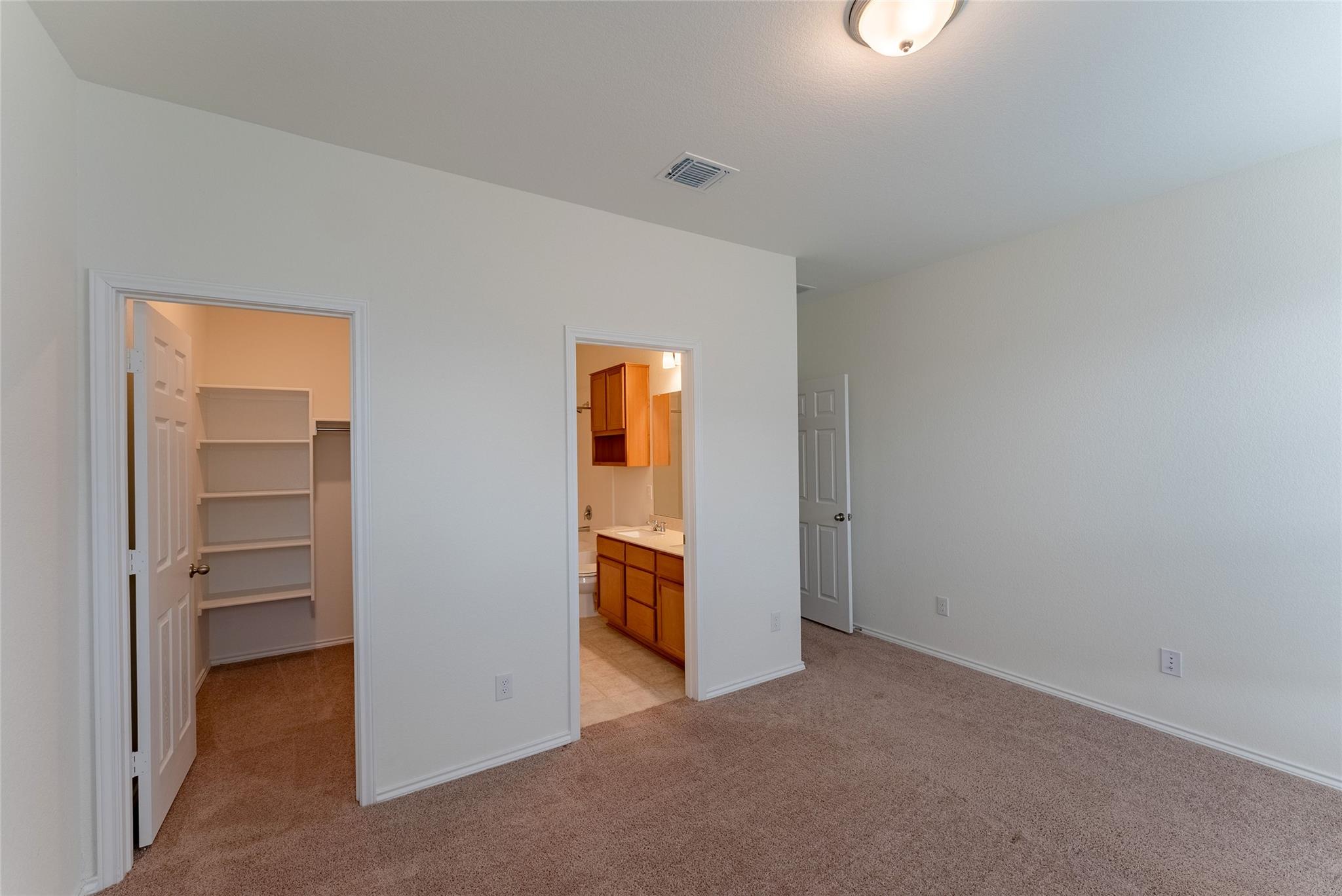 424 Lt Rusty Dr, Jarrell, TX 76537