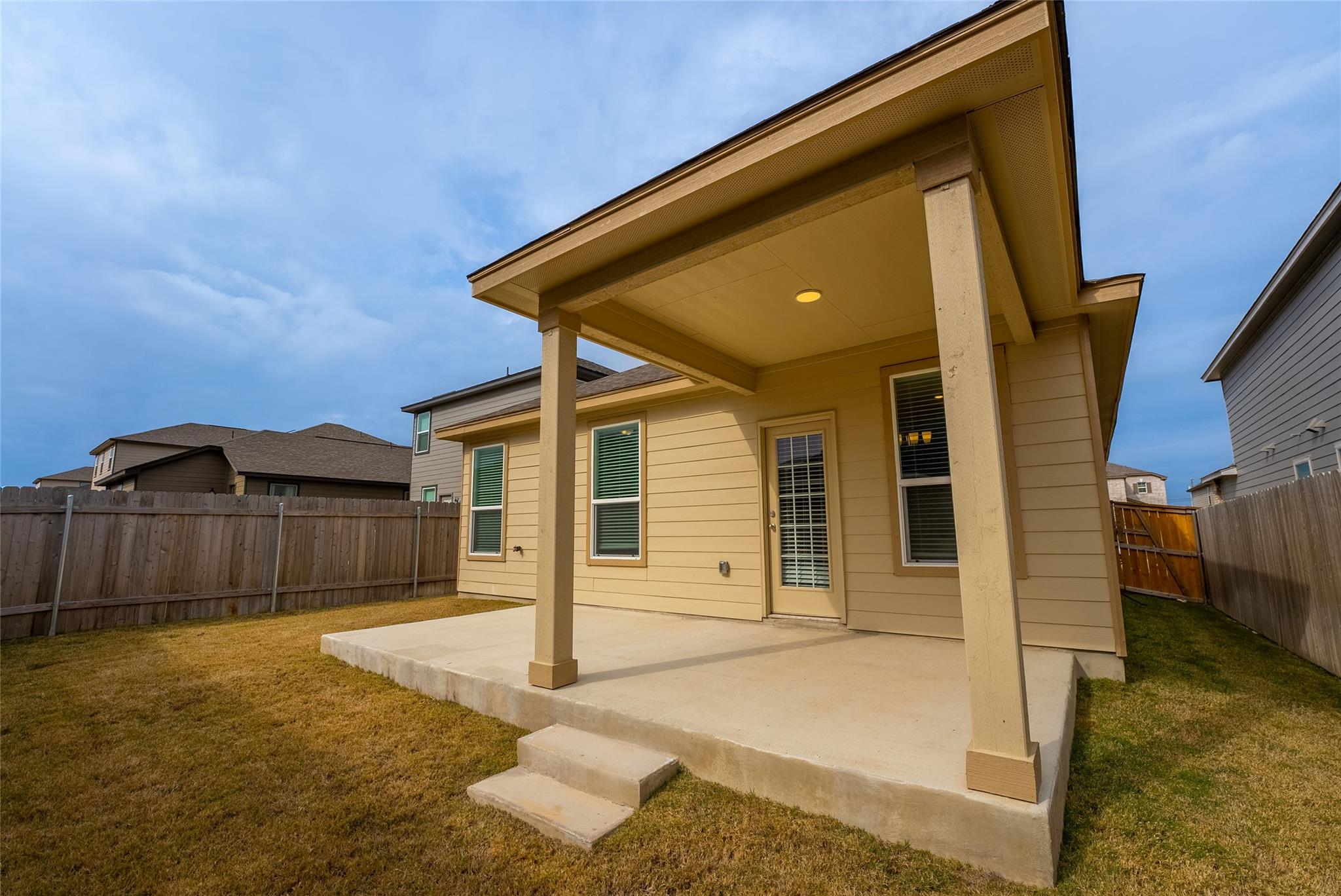 424 Lt Rusty Dr, Jarrell, TX 76537