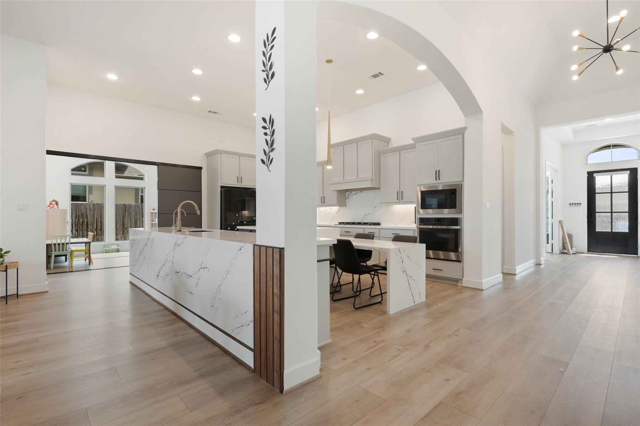 912 Rabbit Brush Rd, Leander, TX 78641