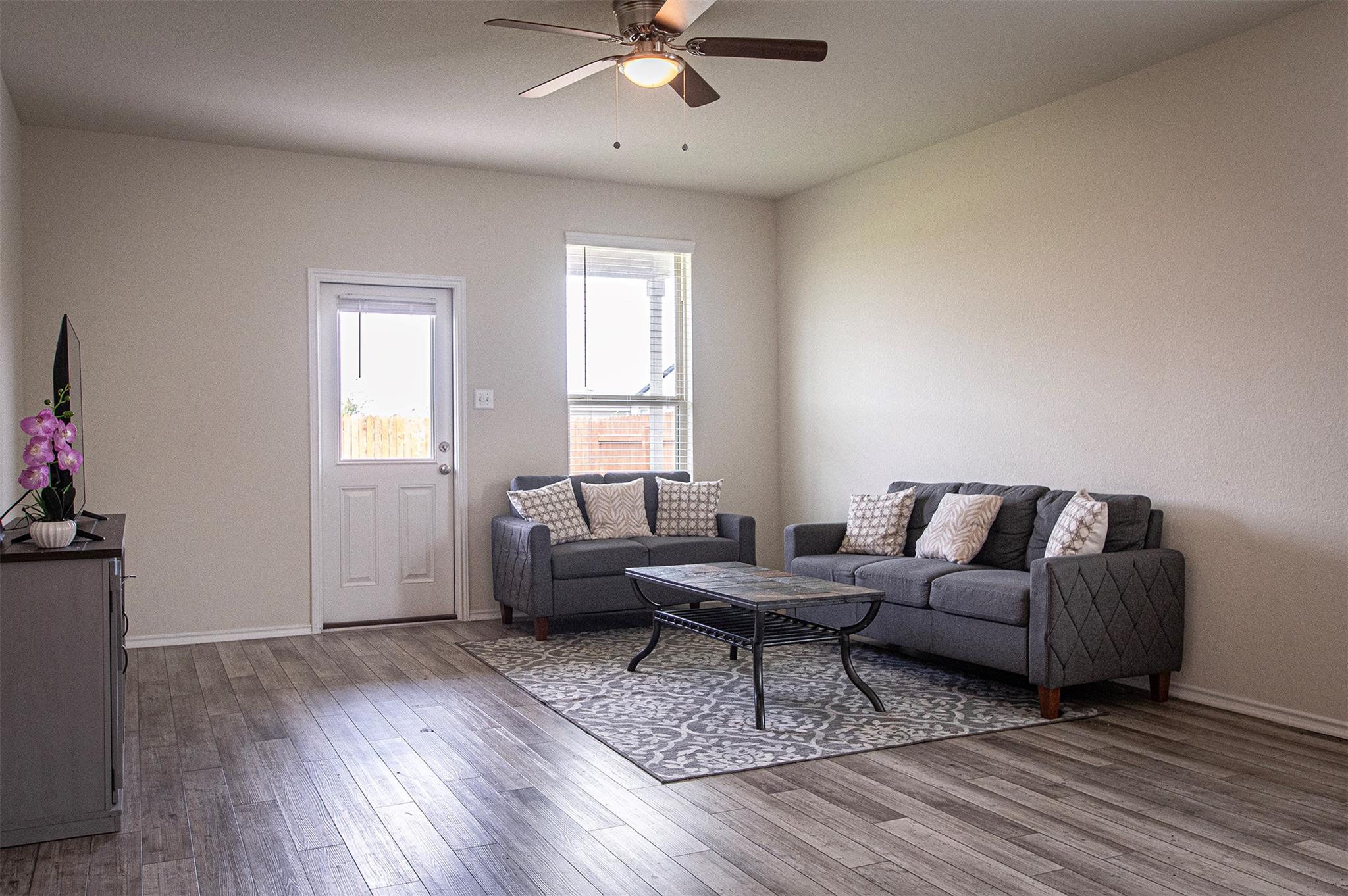 301 The Duke Dr, Jarrell, TX 76537