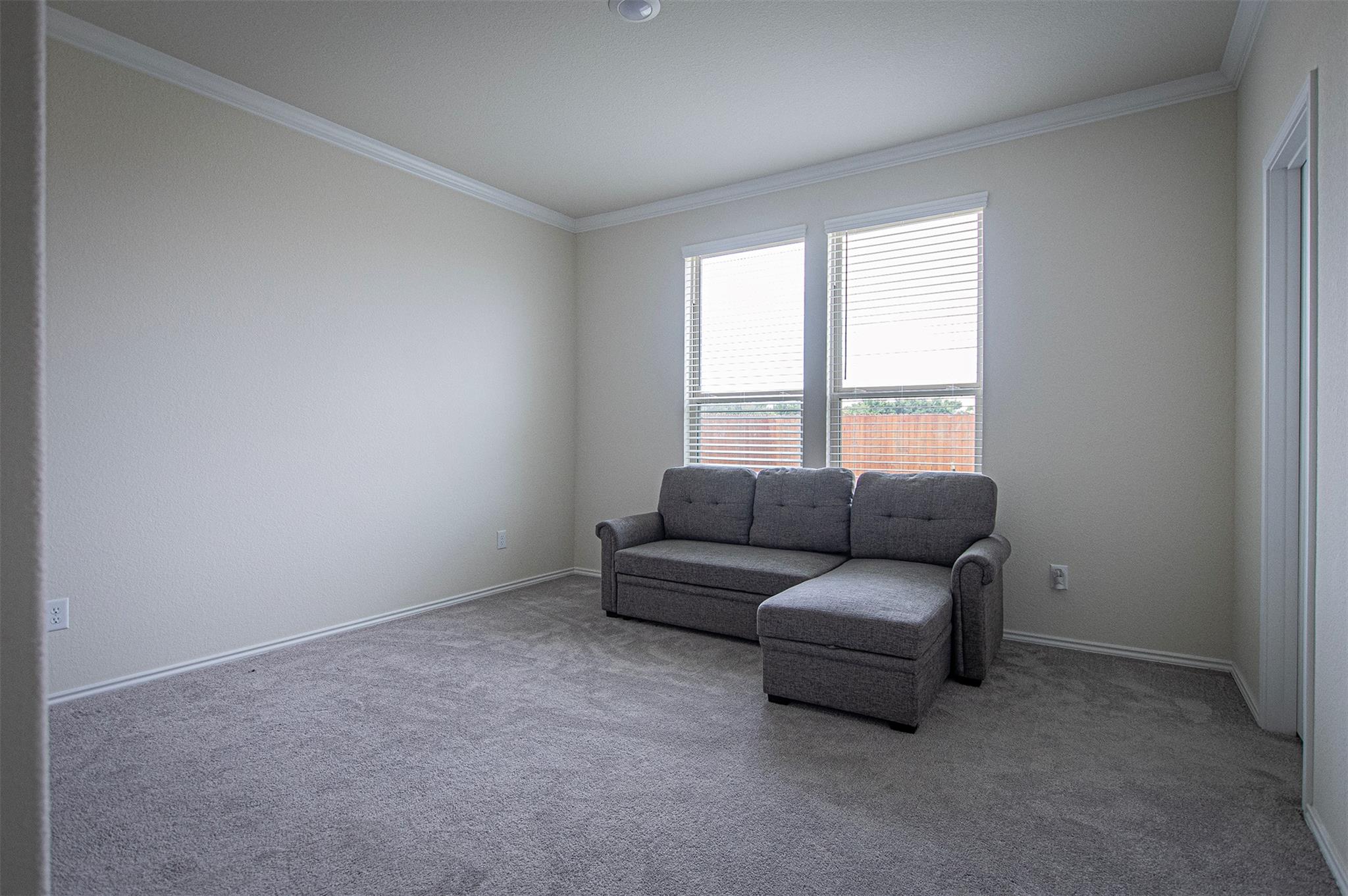 301 The Duke Dr, Jarrell, TX 76537