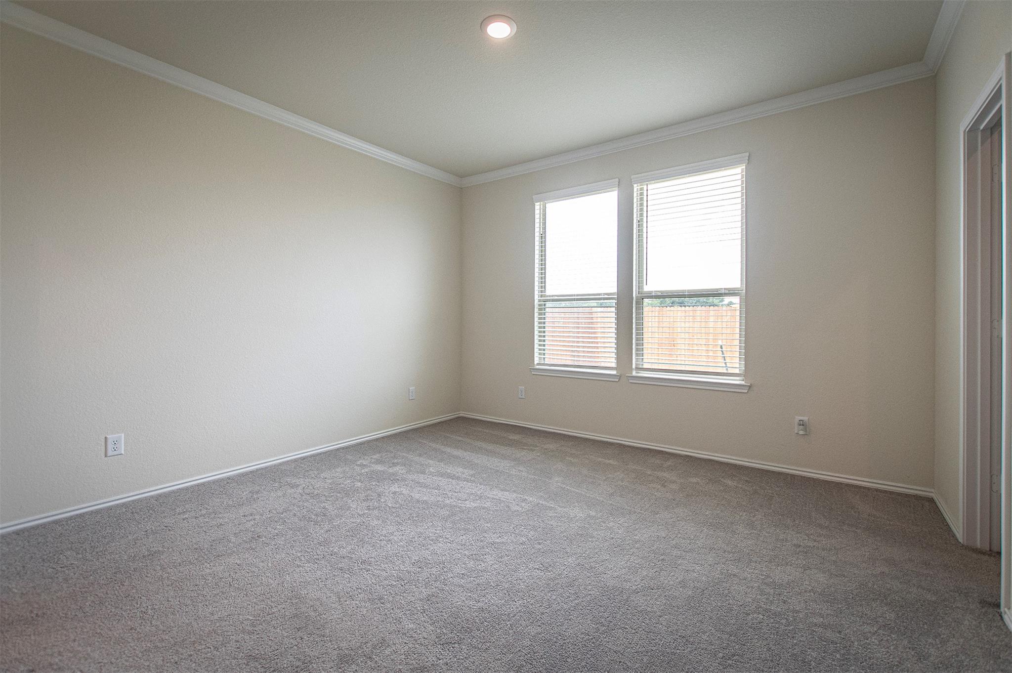 301 The Duke Dr, Jarrell, TX 76537