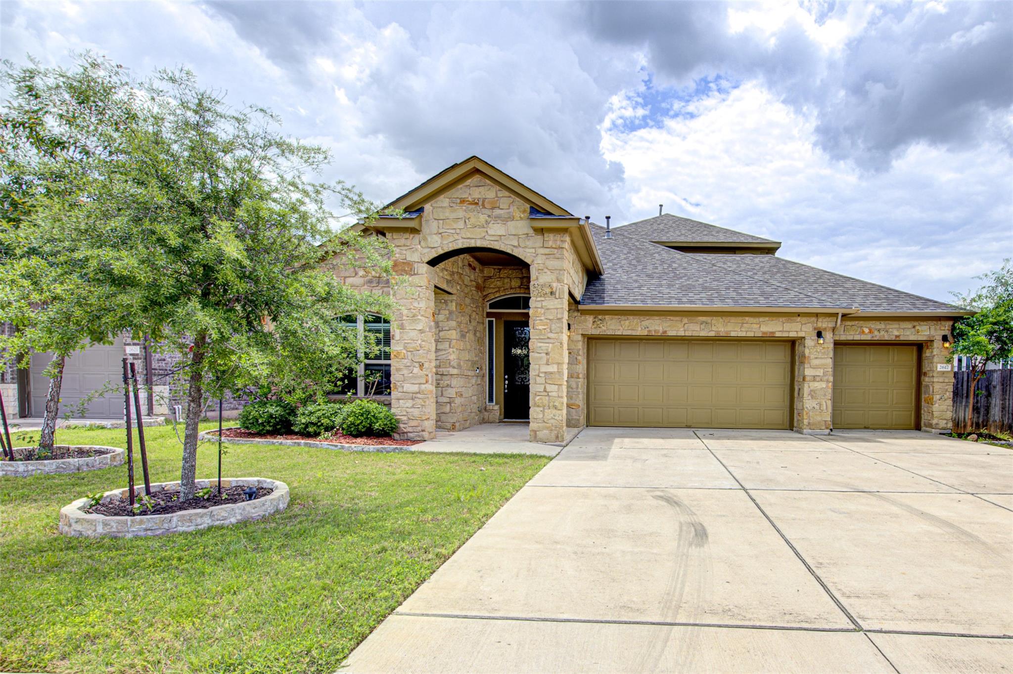 2617 Bowen St, Leander, TX 78641