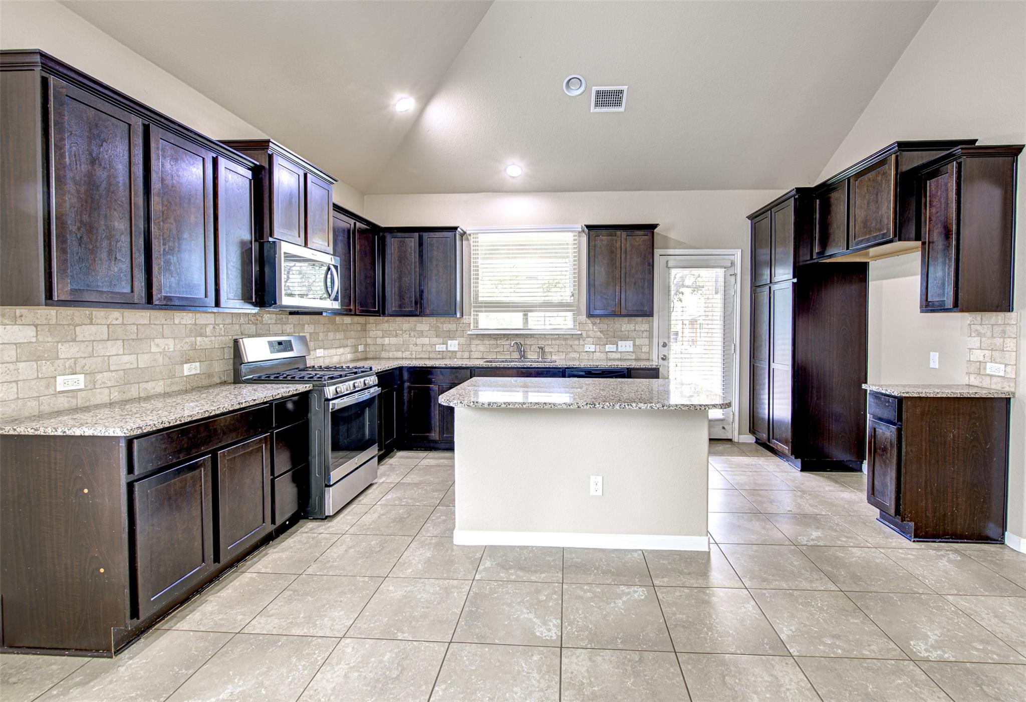 2617 Bowen St, Leander, TX 78641