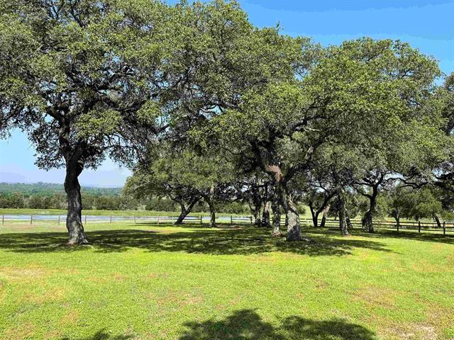 534 Scotts School Rd, Flatonia, TX 78941
