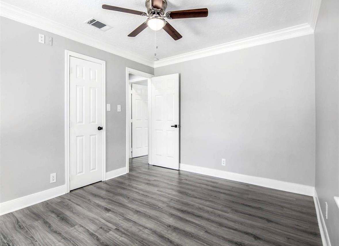 4734 Sanford Rd, Houston, TX 77035