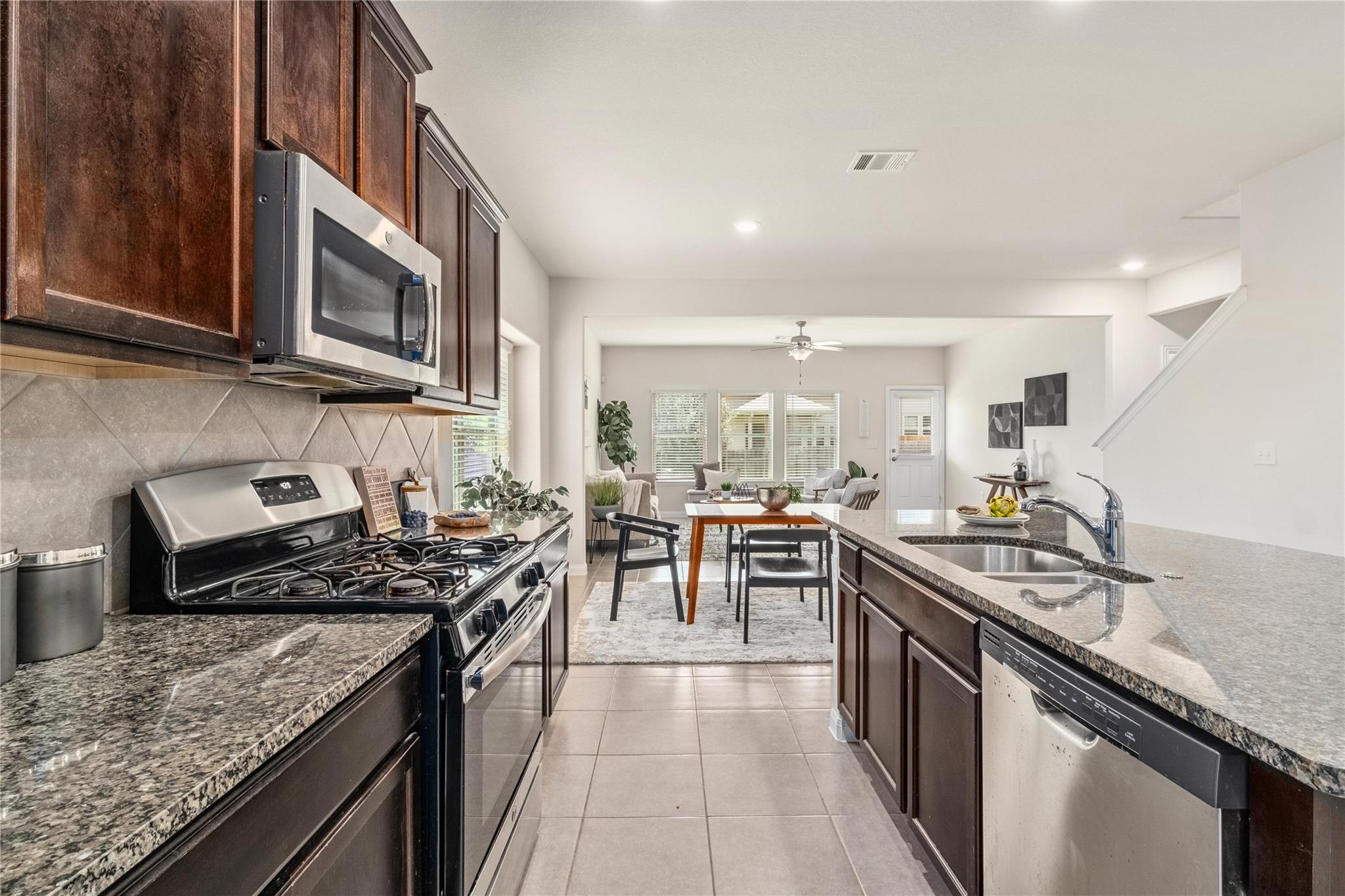 14001 Madrigal Ln, Pflugerville, TX 78660