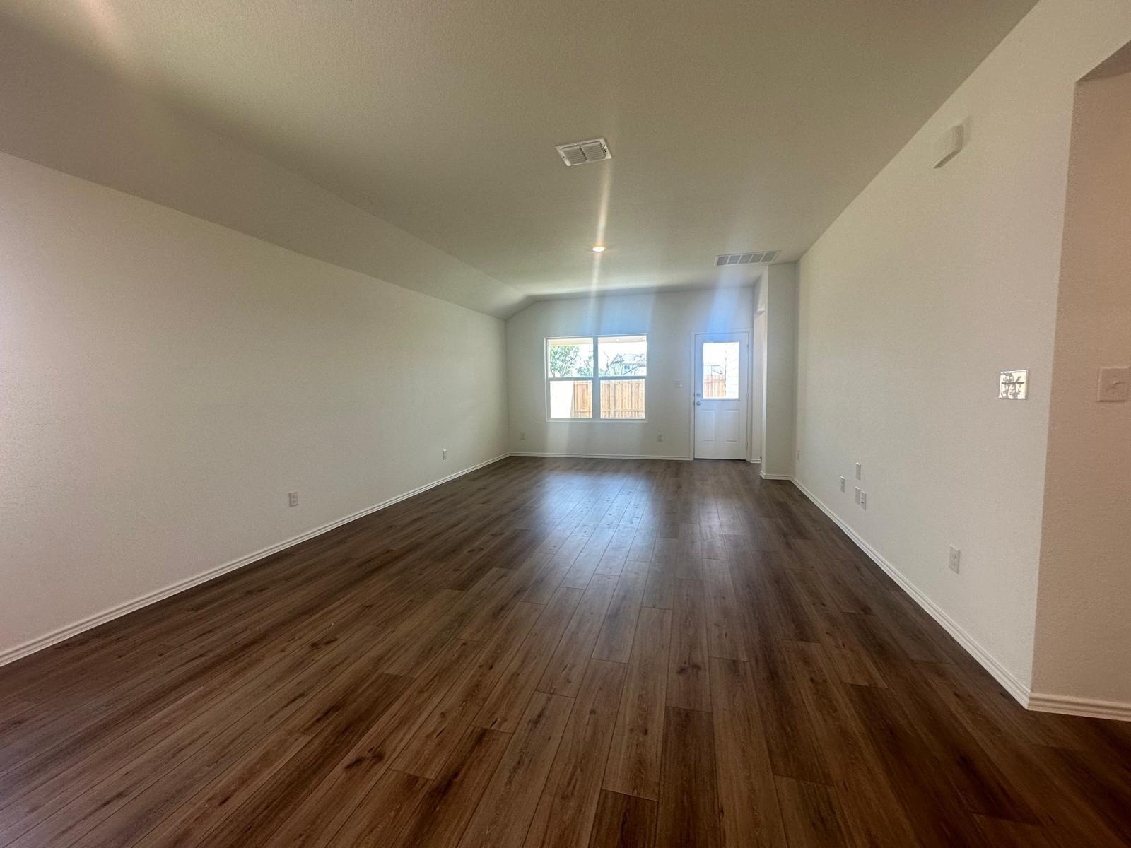 453 Alamito Ave, Kyle, TX 78640