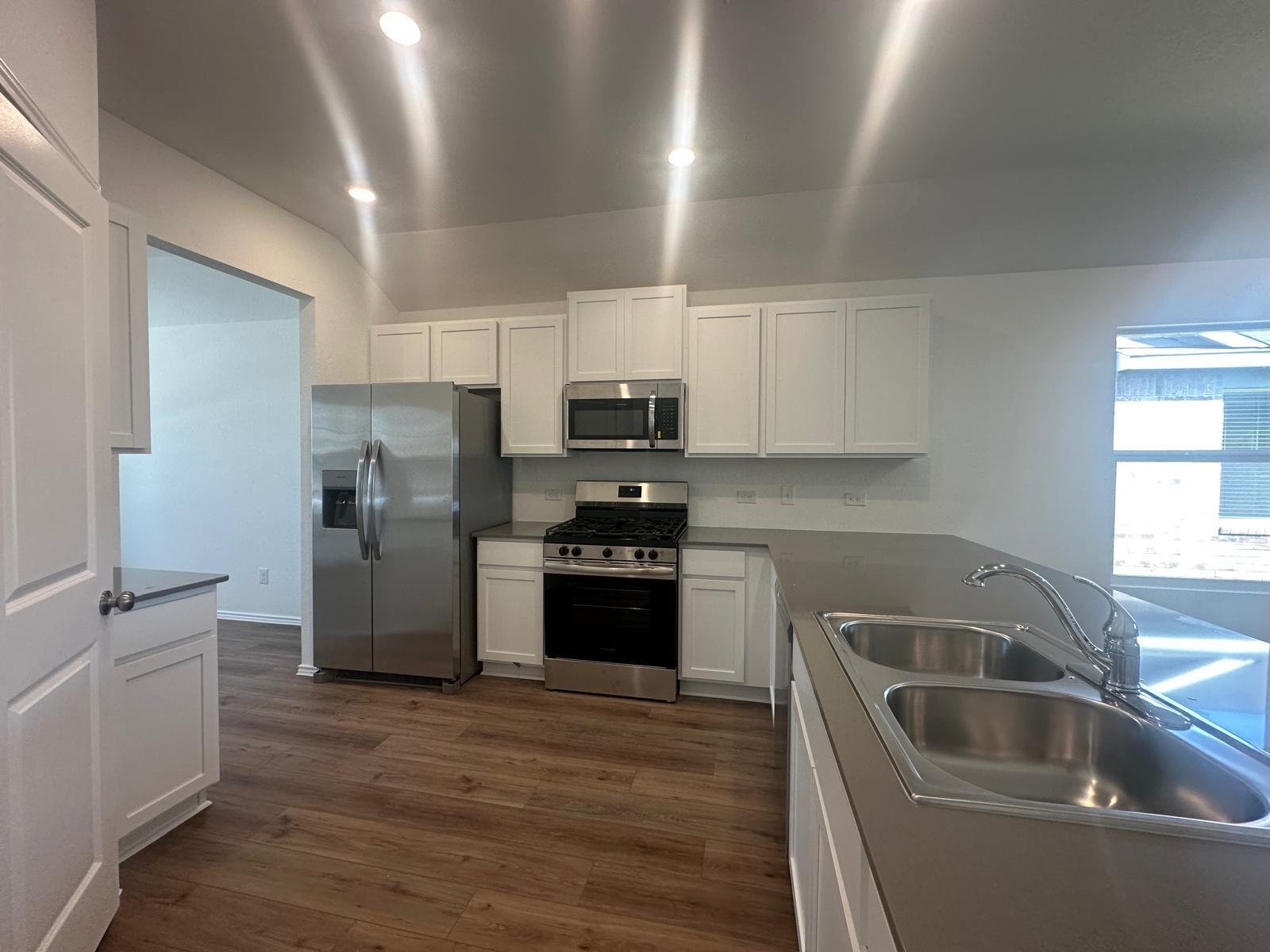453 Alamito Ave, Kyle, TX 78640