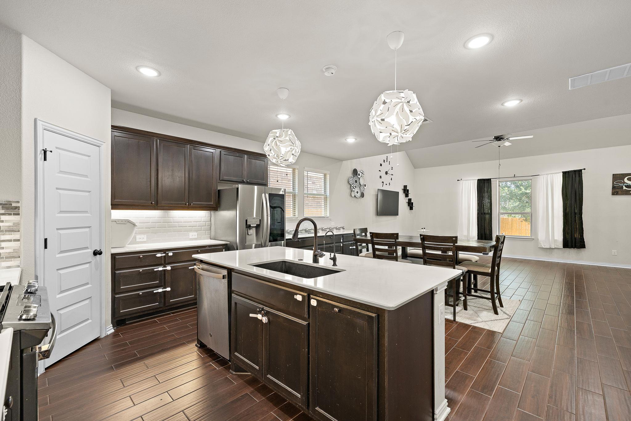2433 Roaring River Trl, Leander, TX 78641