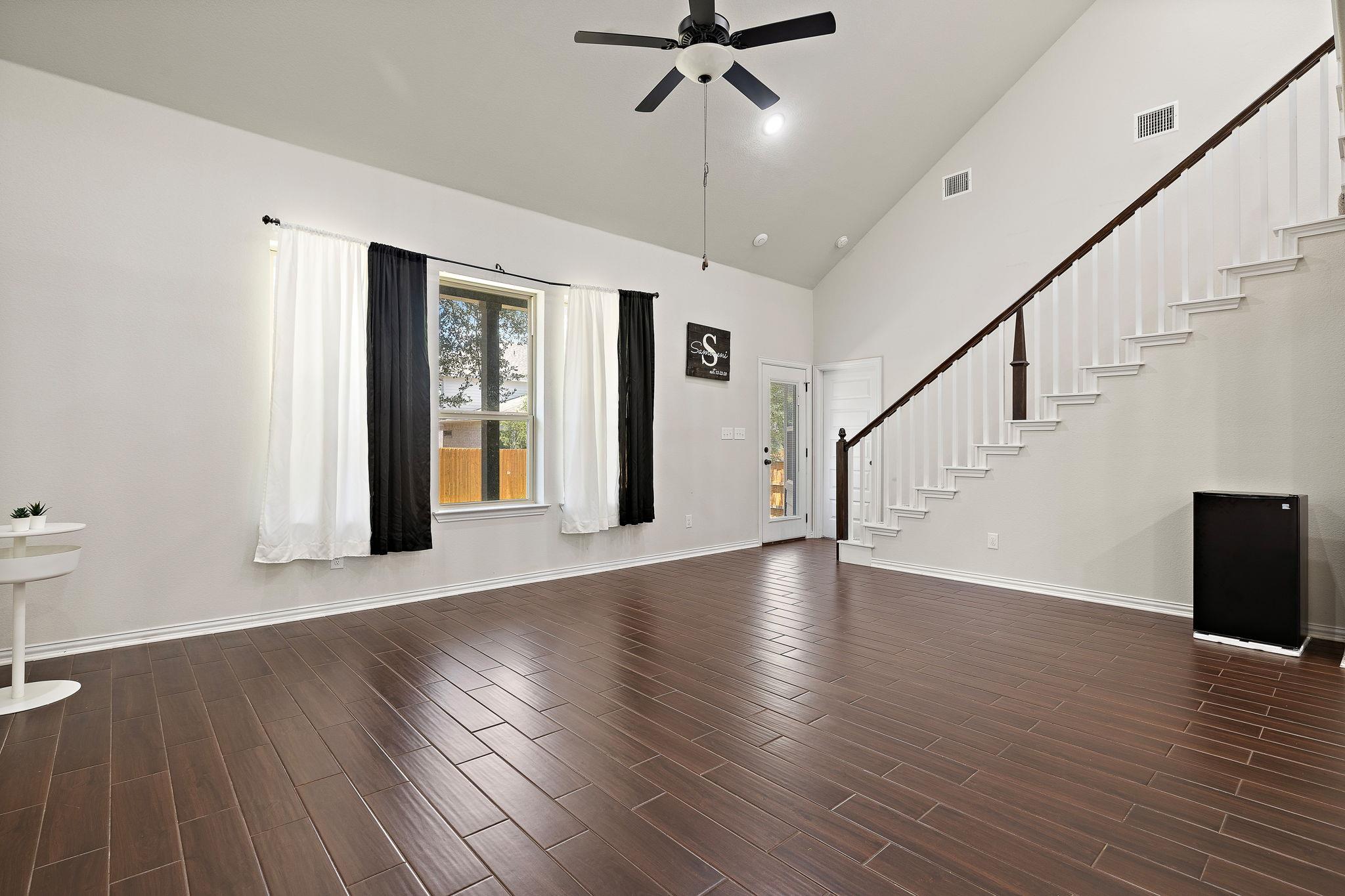 2433 Roaring River Trl, Leander, TX 78641