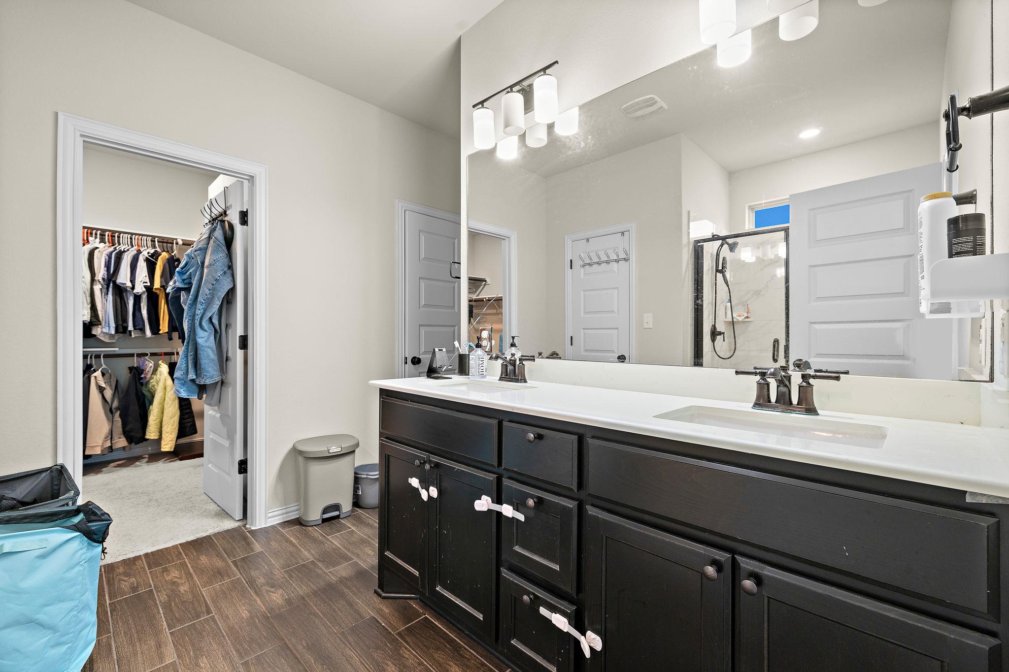 2433 Roaring River Trl, Leander, TX 78641