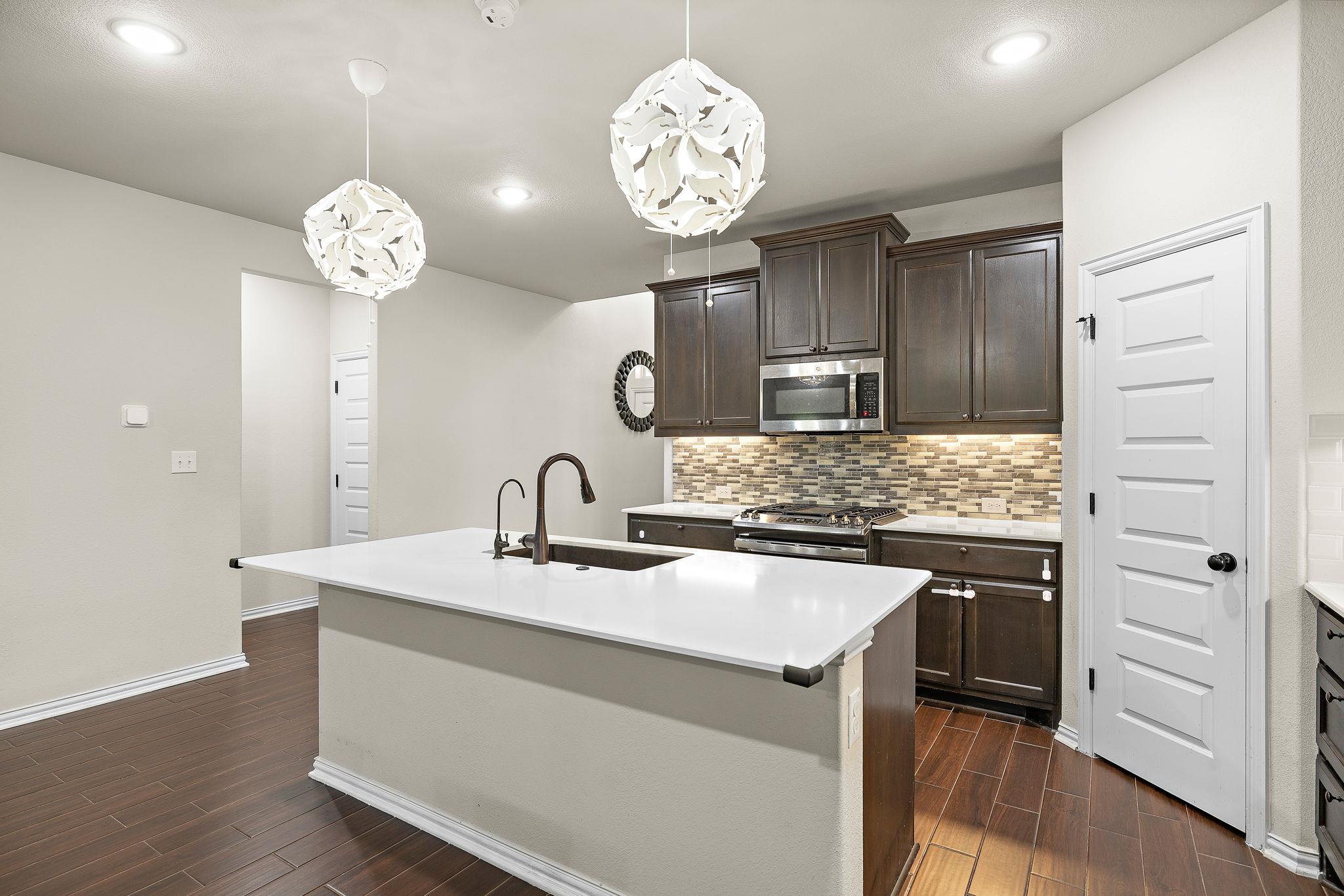 2433 Roaring River Trl, Leander, TX 78641