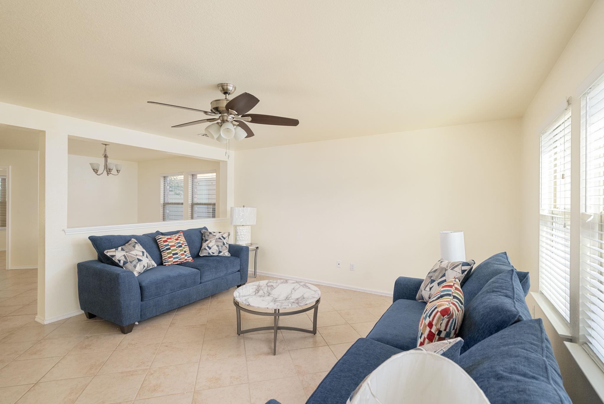 1012 Oatmeal Dr, Pflugerville, TX 78660