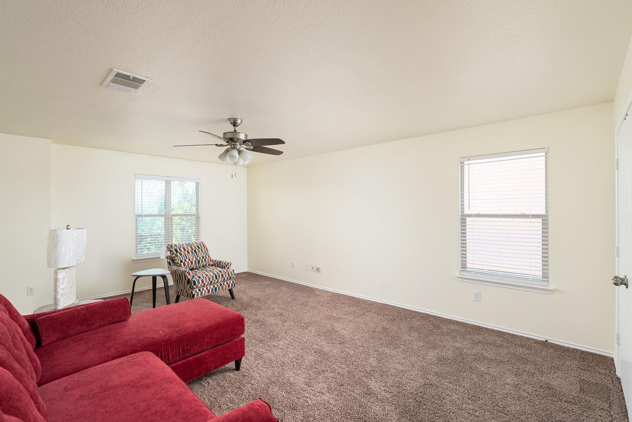 1012 Oatmeal Dr, Pflugerville, TX 78660