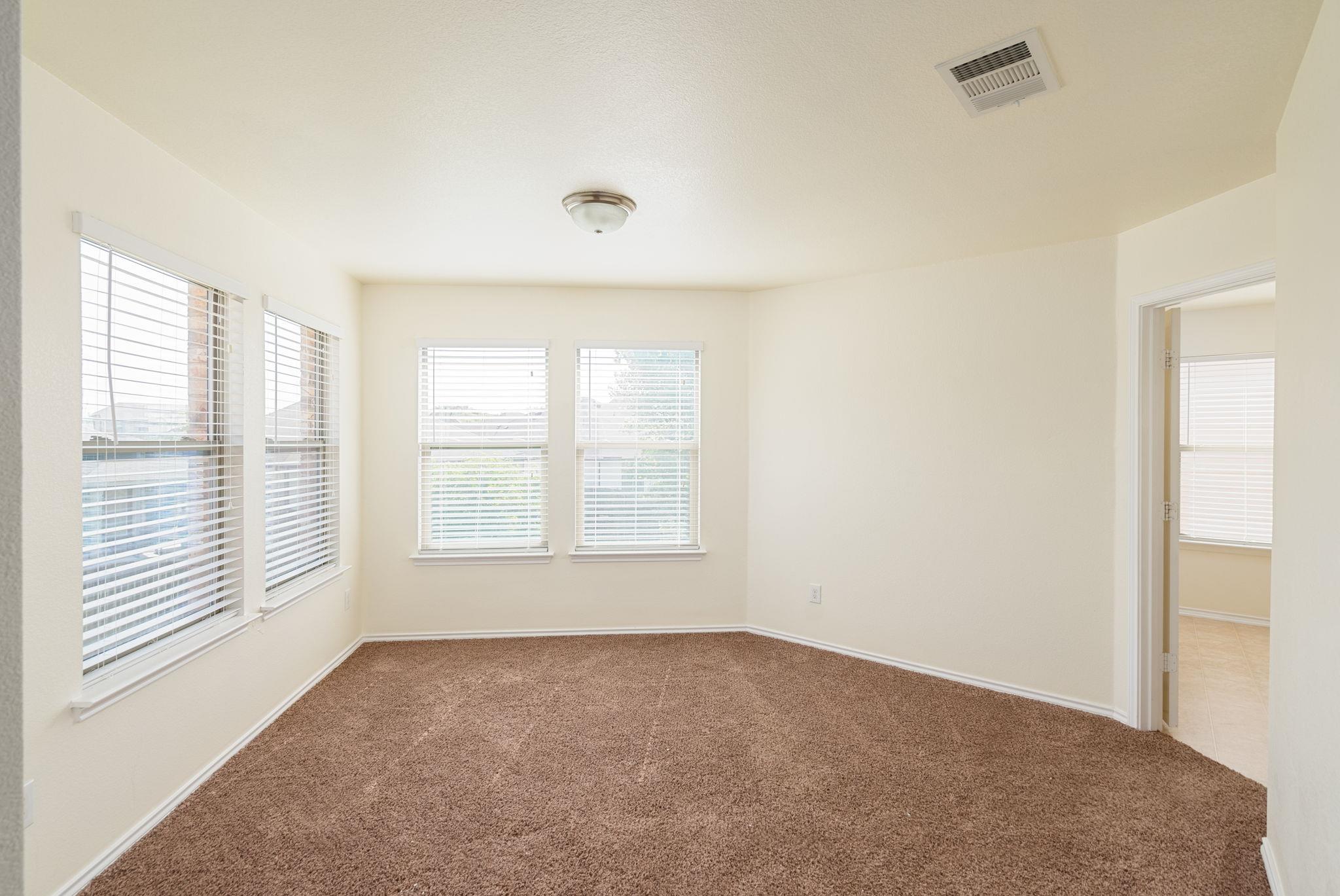 1012 Oatmeal Dr, Pflugerville, TX 78660