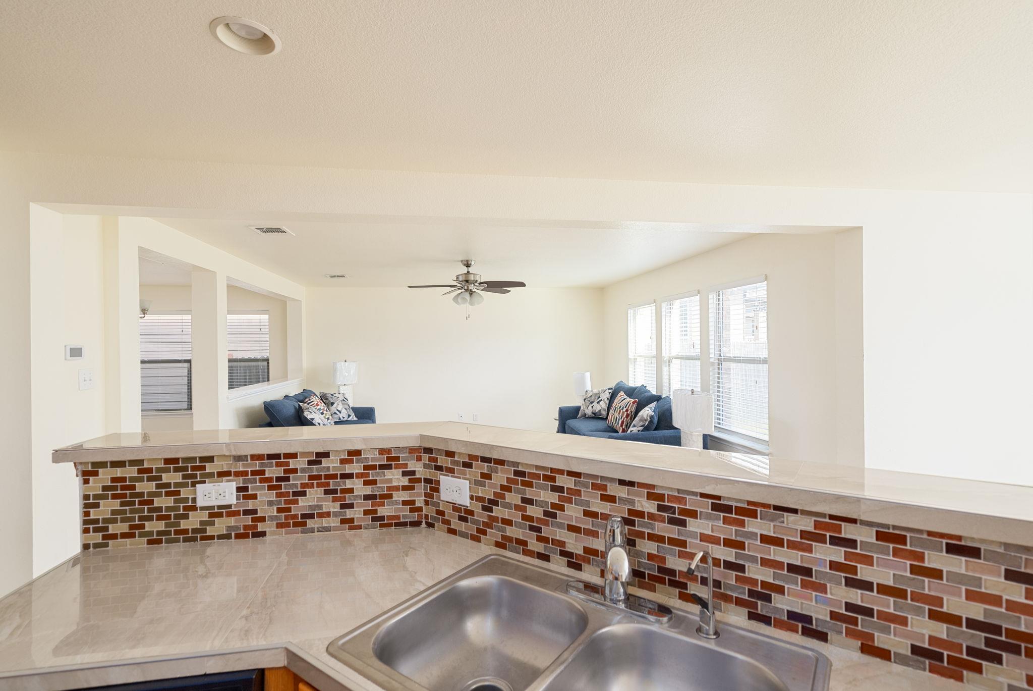 1012 Oatmeal Dr, Pflugerville, TX 78660