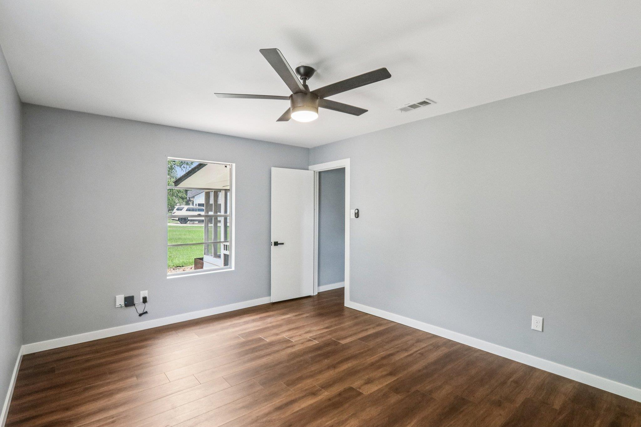 755 E Bellville St, Giddings, TX 78942