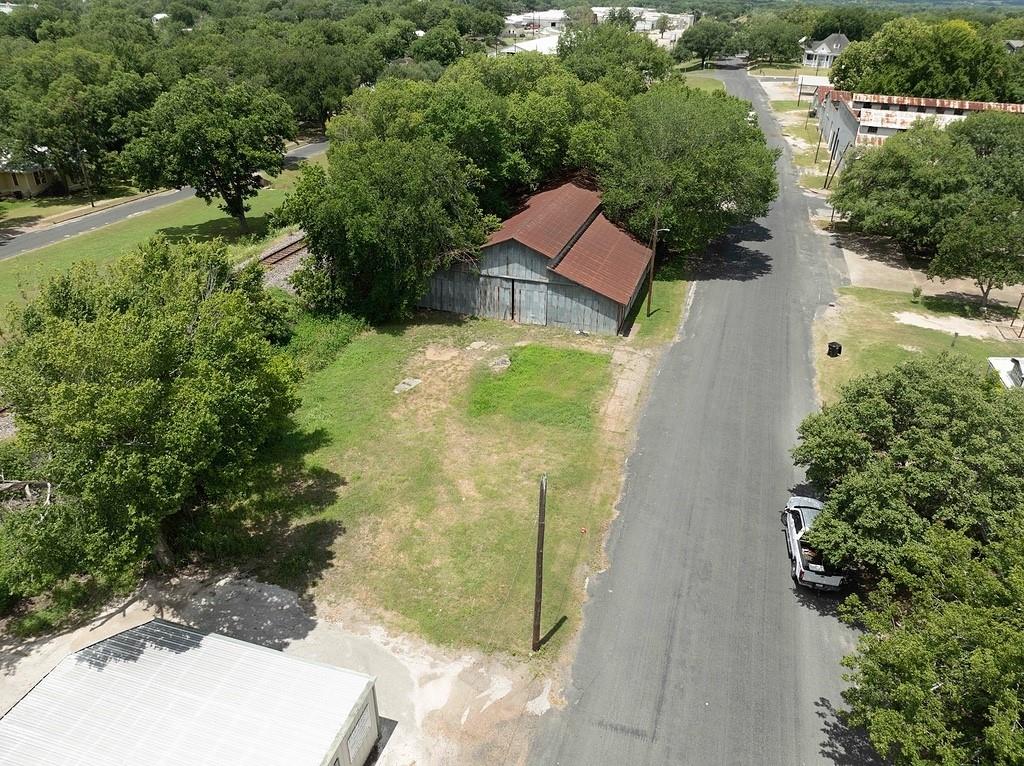 718 North Main St, Schulenburg, TX 78956