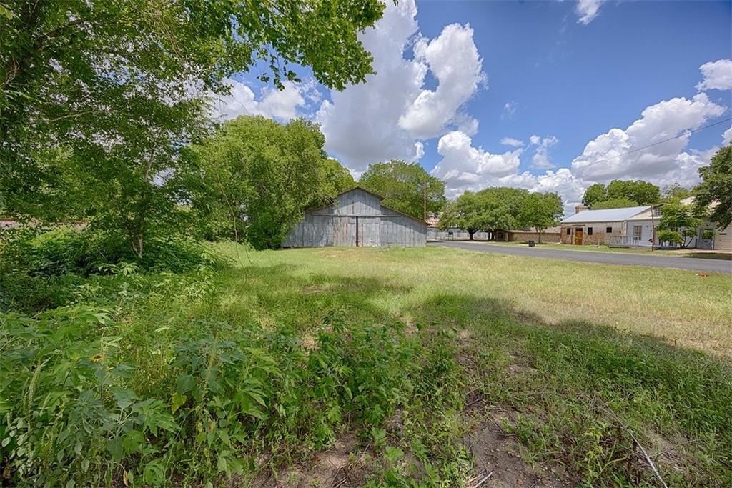 718 North Main St, Schulenburg, TX 78956