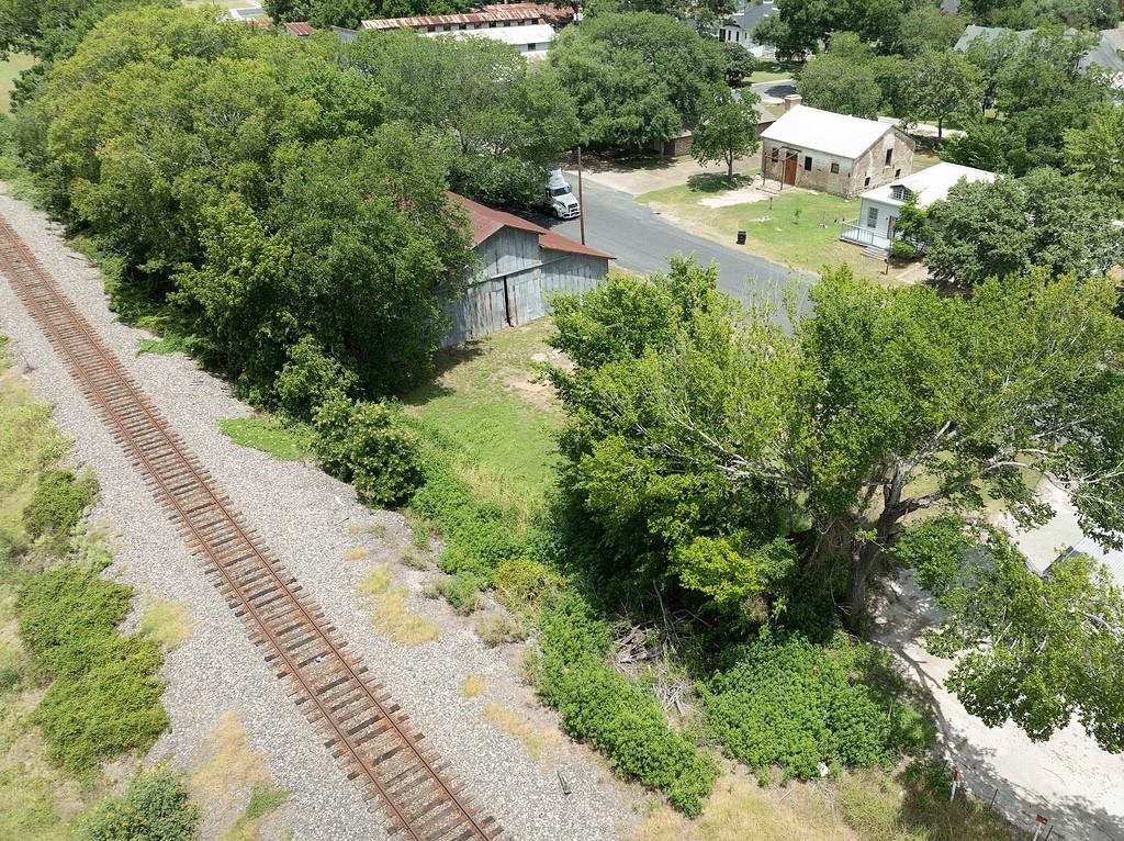 718 North Main St, Schulenburg, TX 78956