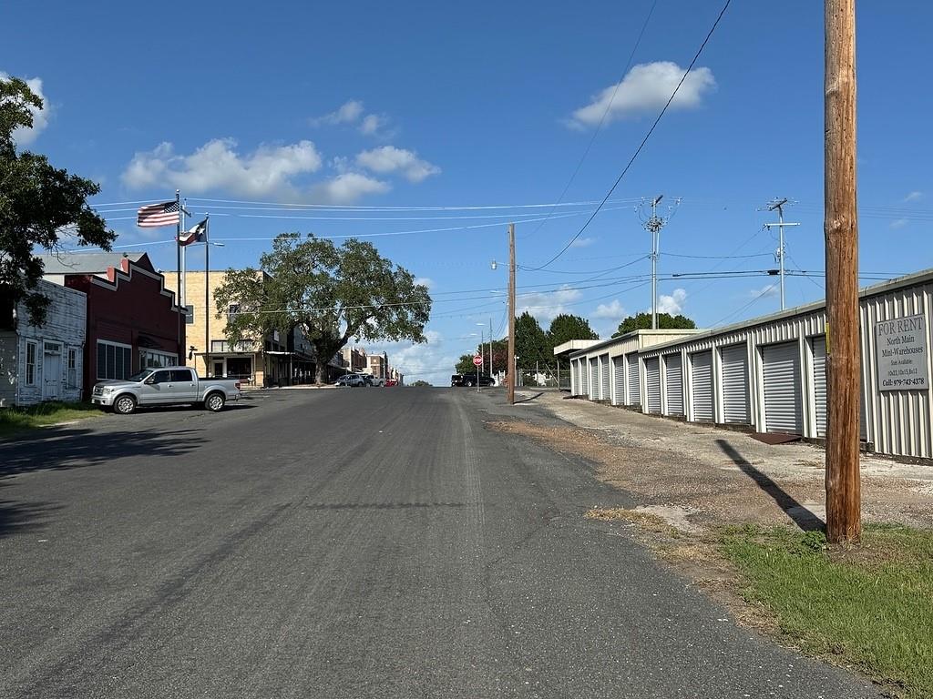 718 North Main St, Schulenburg, TX 78956