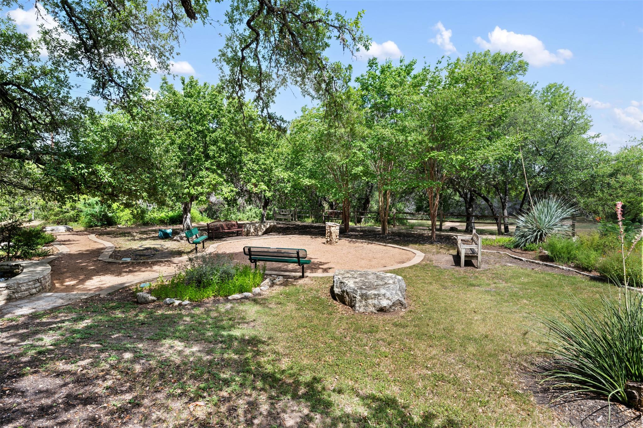 315 Comet, Lakeway, TX 78734