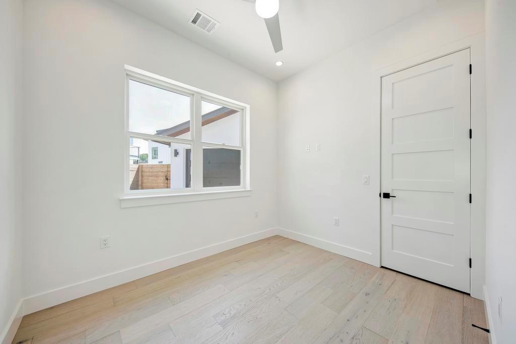200 Tillery Sq # 1, Austin, TX 78702